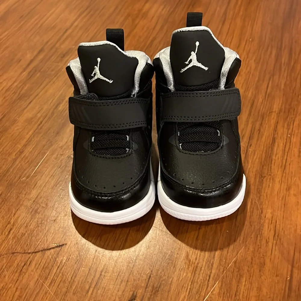 MISMATCHED Nike Jordan 97 BT Shoes Sneakers Left Size 5C Right Size 4C toddlers